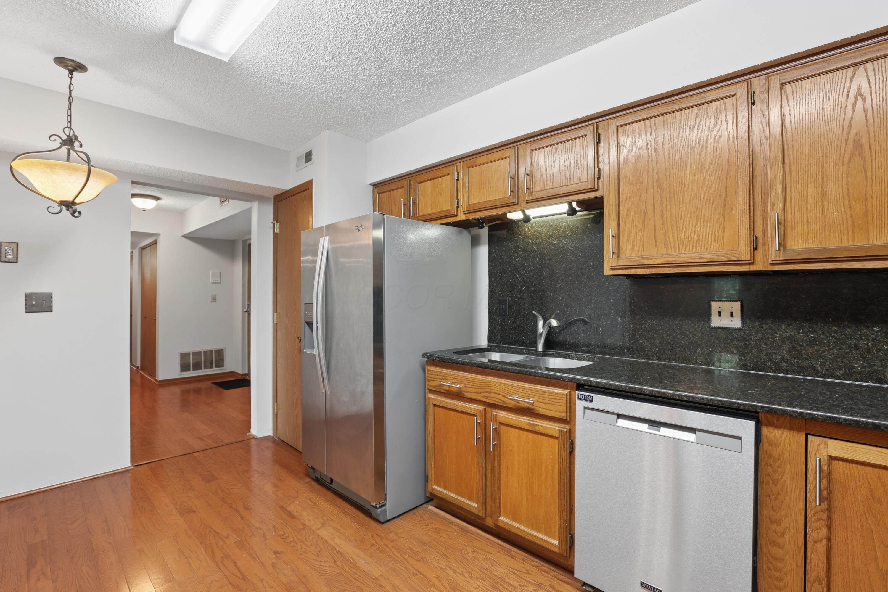 4145 Karl Road, Unit 228 Columbus, OH 43224 - Photo 10 of 29 Plenty of Storage and Workspace!