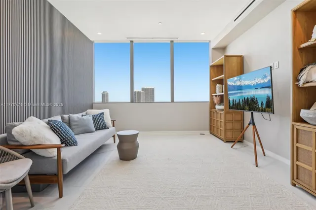 $3,800,000 | 2000 South Ocean Drive, Unit 28A, Hallandale Beach, FL 33009