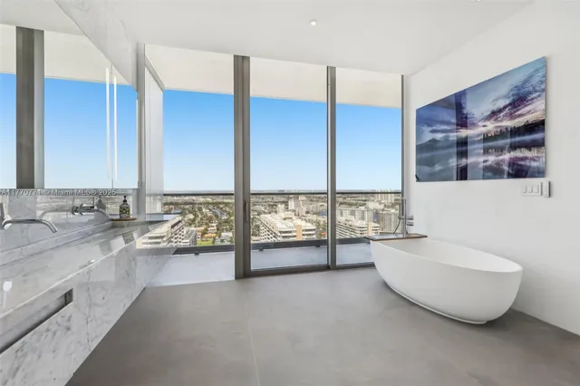 $3,800,000 | 2000 South Ocean Drive, Unit 28A, Hallandale Beach, FL 33009