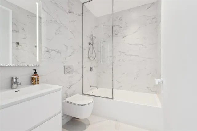 $3,800,000 | 2000 South Ocean Drive, Unit 28A, Hallandale Beach, FL 33009