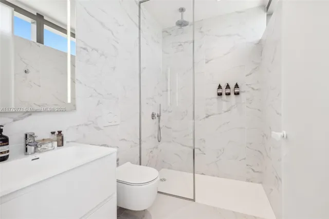 $3,800,000 | 2000 South Ocean Drive, Unit 28A, Hallandale Beach, FL 33009