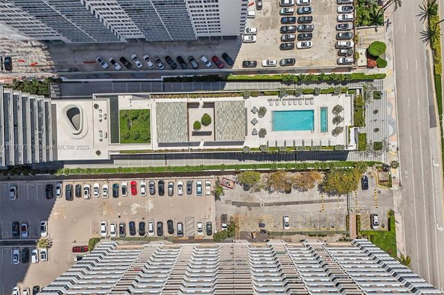 $3,800,000 | 2000 South Ocean Drive, Unit 28A, Hallandale Beach, FL 33009