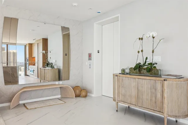 $3,800,000 | 2000 South Ocean Drive, Unit 28A, Hallandale Beach, FL 33009