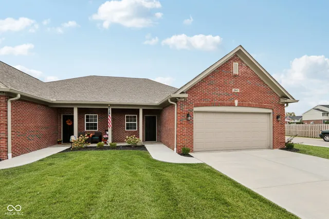 $429,900 | 2843 Grandview Lane, Greenwood, IN 46143