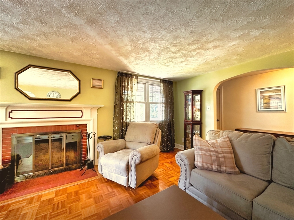 24 Locust Road Methuen, MA 01844 - Photo 14 of 36