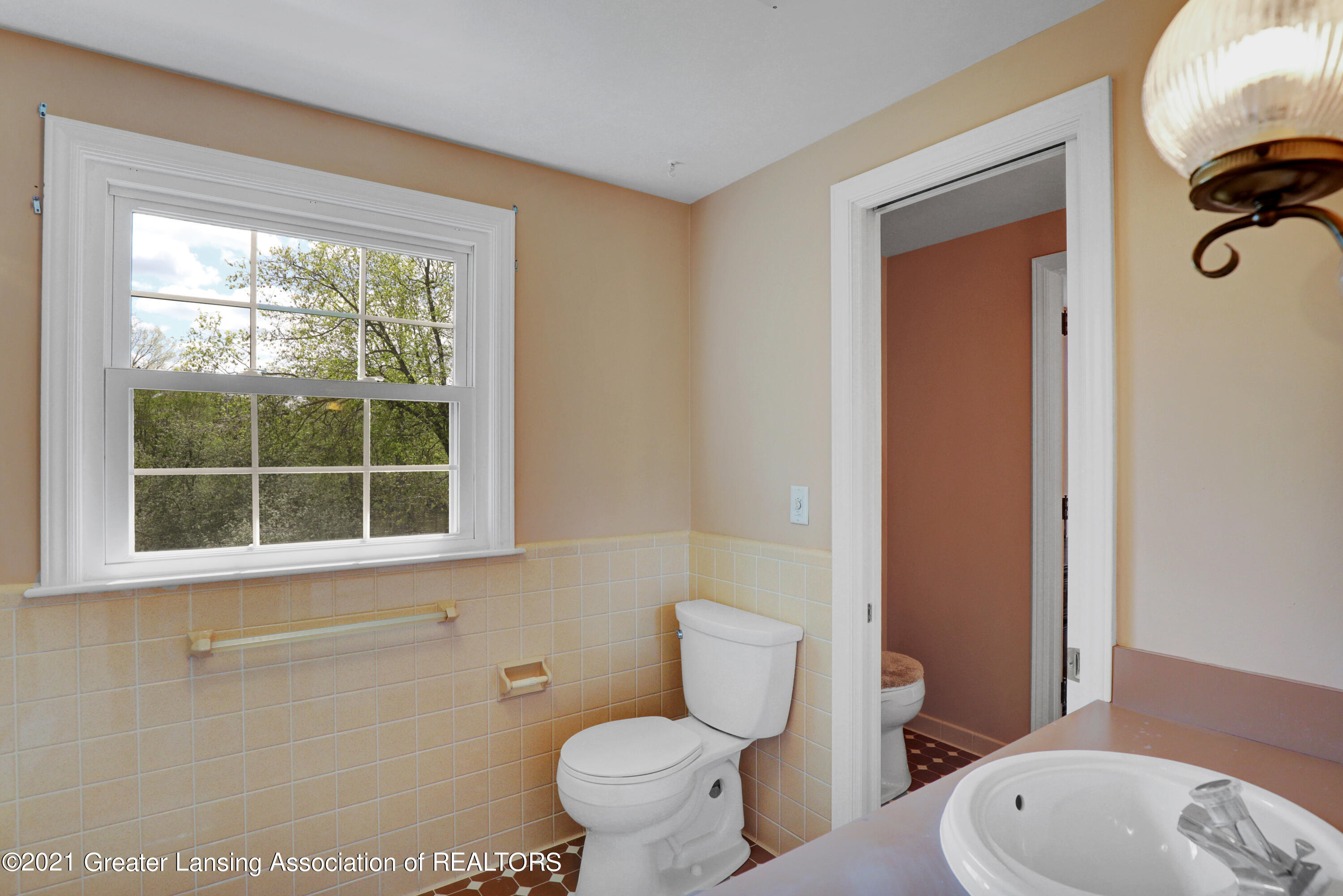 3225 Tecumseh River Road Lansing, MI 48906 - Photo 32 of 44 9I3A9300