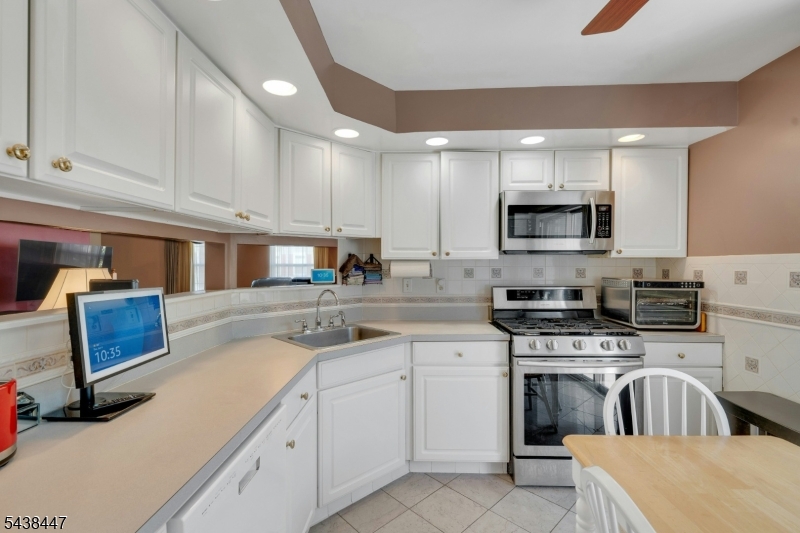 72 Marrow Street Newark, NJ 07103 - Photo 10 of 20