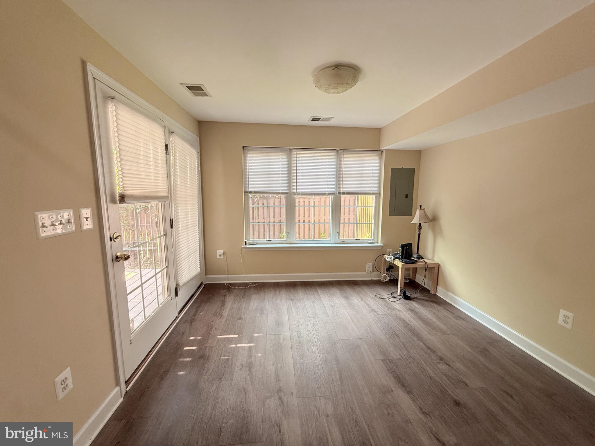 4228 Lower Drive Fairfax, VA 22030 - Photo 8 of 39 Gallery Image 8