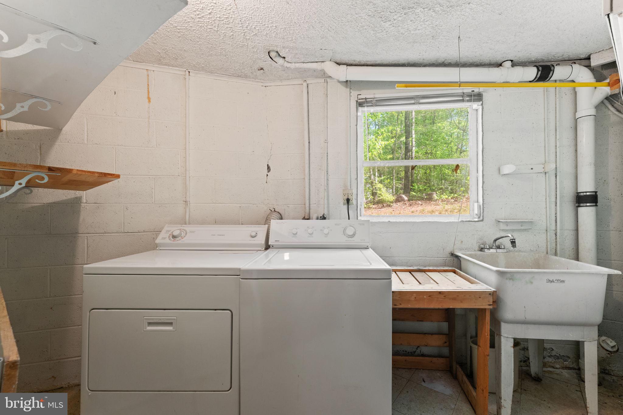 152 Edgemont Circle Locust Grove, VA 22508 - Photo 36 of 60 a bathroom with a sink and a mirror