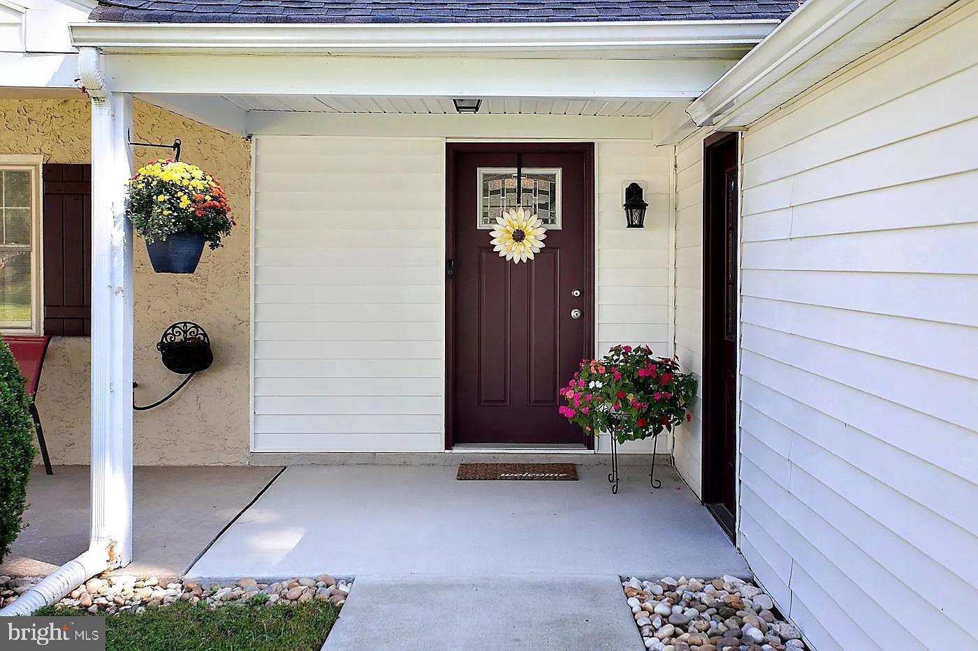 336 Hillside Road King of Prussia, PA 19406 - Photo 2 of 17 a view of entryway