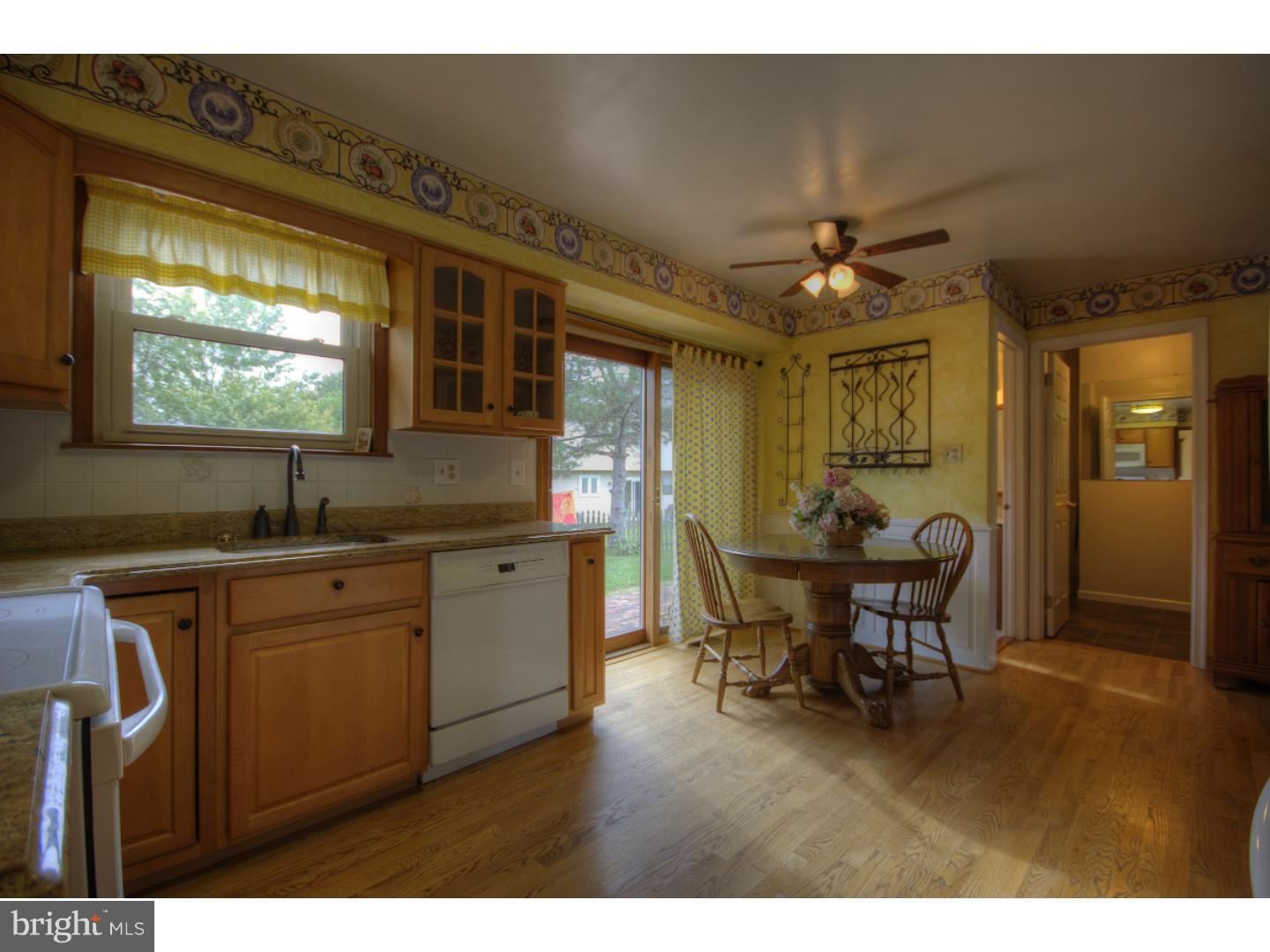 41 Cameron Circle Clementon, NJ 08021 - Photo 13 of 24 Kitchen