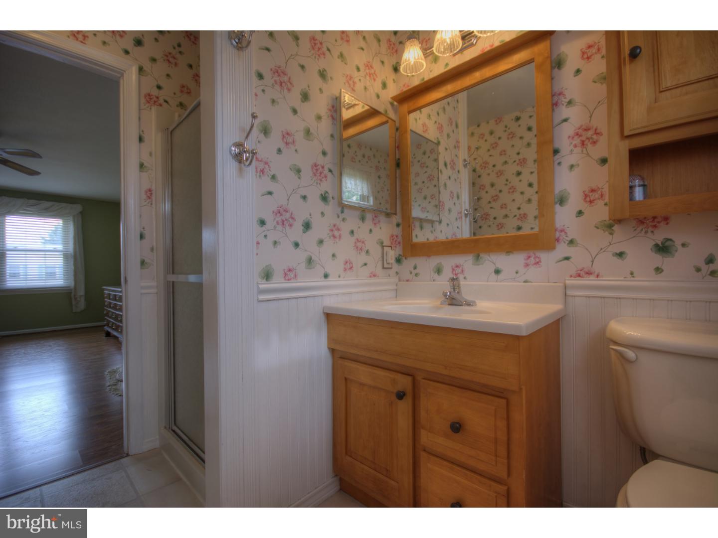41 Cameron Circle Clementon, NJ 08021 - Photo 19 of 24 Bathroom