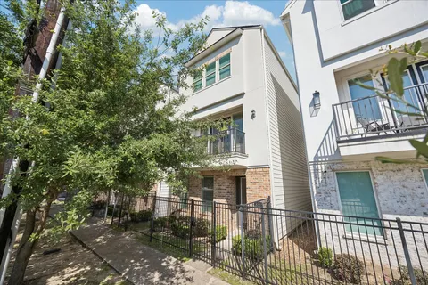 $3,000 | 4107 Austin Street, Houston, TX 77004