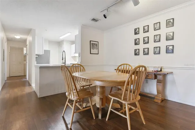 $250,000 | 1950 Summer Club Drive, Unit 214, Oviedo, FL 32765