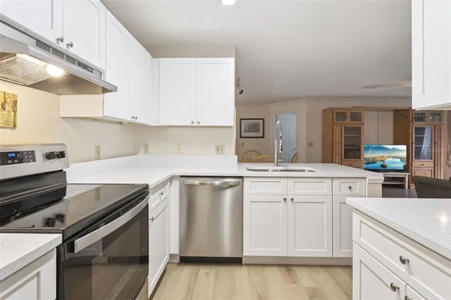 $250,000 | 1950 Summer Club Drive, Unit 214, Oviedo, FL 32765