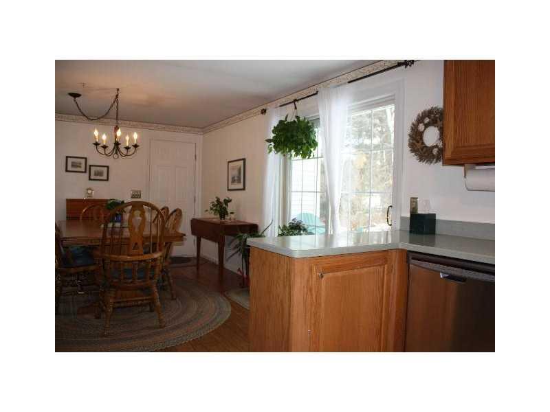 55 Willow Grove Road, Unit 55 Brunswick, ME 04011 - Photo 5 of 28 Dining Room. Kitchen to dining room...