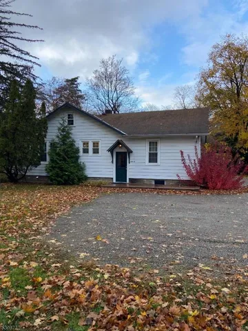 $2,200 | 492 Dogwood Lane, Pompton Plains, NJ 07444