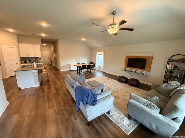 $1,875 | 6930 Emerald Valley, San Antonio, TX 78242