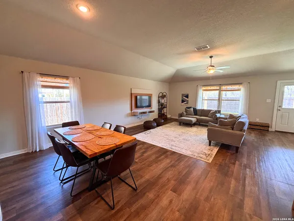 $1,875 | 6930 Emerald Valley, San Antonio, TX 78242