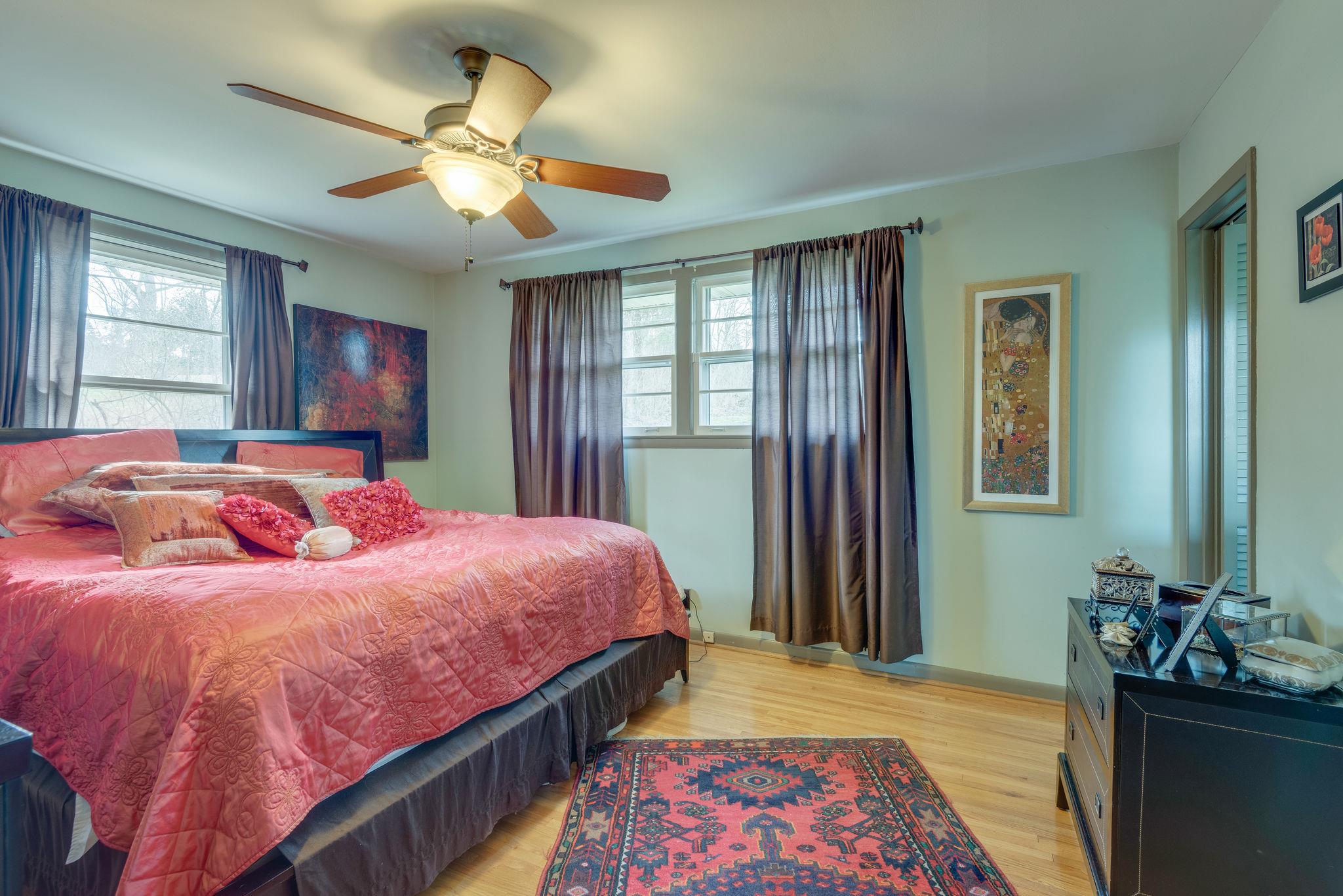 1118 Sparta Road Nashville, TN 37205 - Photo 16 of 26 Large Master with two windows and attached bath.
