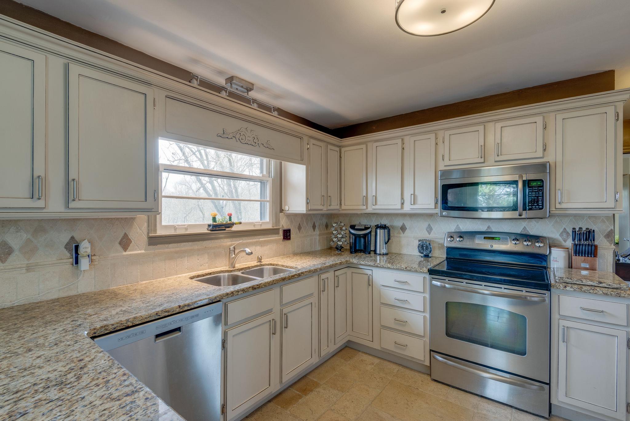 1118 Sparta Road Nashville, TN 37205 - Photo 9 of 26 You could be the next Food Network Star!