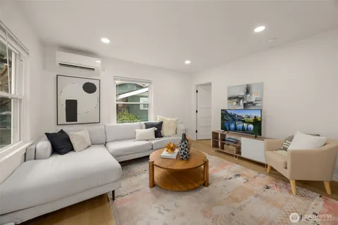 $639,000 | 14321 Interlake Avenue North, Unit A, Seattle, WA 98133