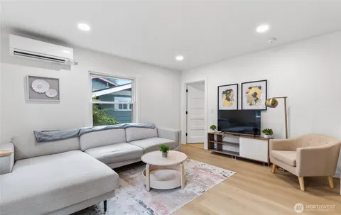 $639,000 | 14321 Interlake Avenue North, Unit A, Seattle, WA 98133