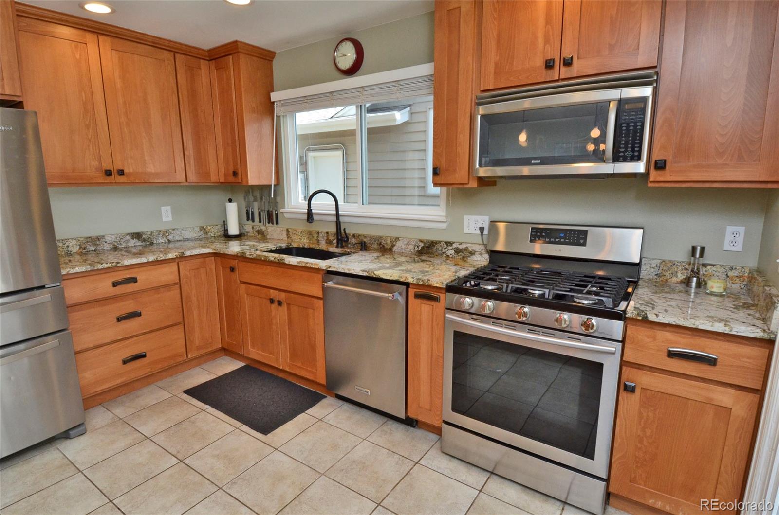 394 Southpark Road Highlands Ranch, CO 80126 - Photo 10 of 36 Gallery Image 10