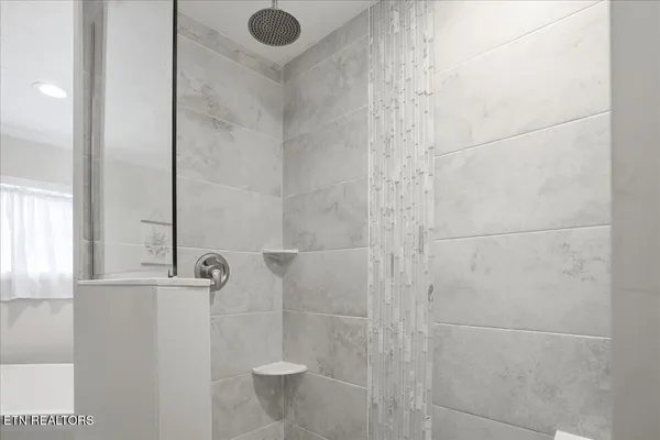 $339,000 | 158 Elaine Drive, Tazewell, TN 37879