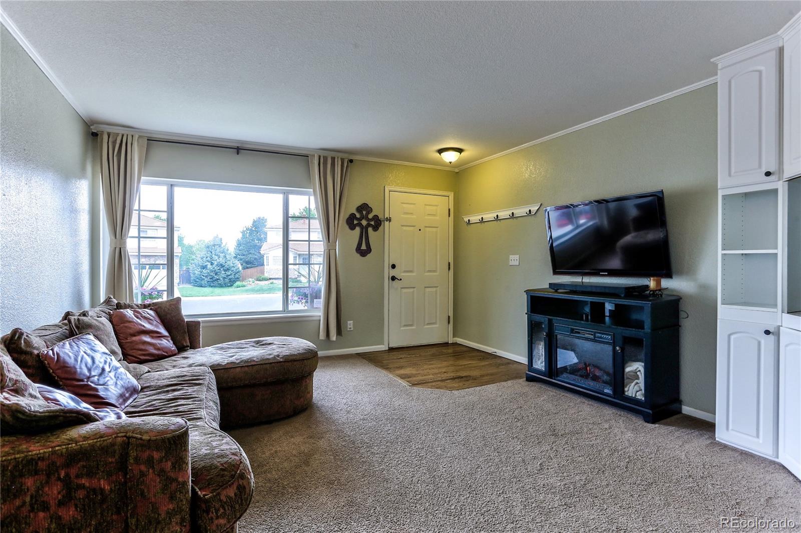 10334 Spring Water Peak Highlands Ranch, CO 80129 - Photo 5 of 24 Gallery Image 5
