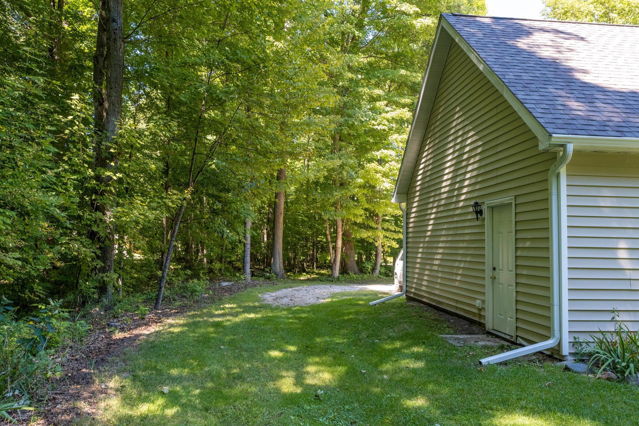 2665 West Wing Road Mount Pleasant, MI 48858 - Photo 10 of 37 Gallery Image 10