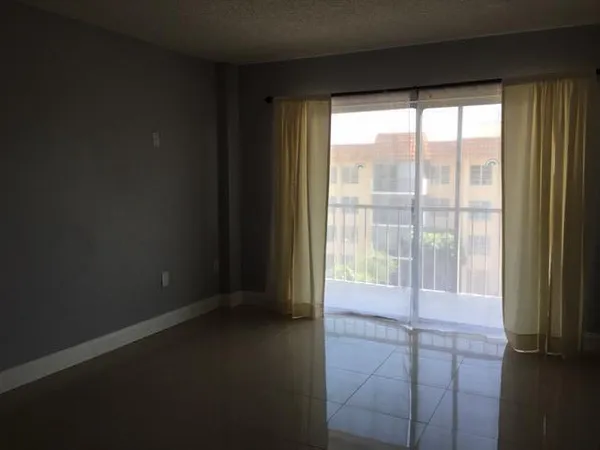 $1,800 | 4154 Inverrary Drive, Unit 407, Lauderhill, FL 33319
