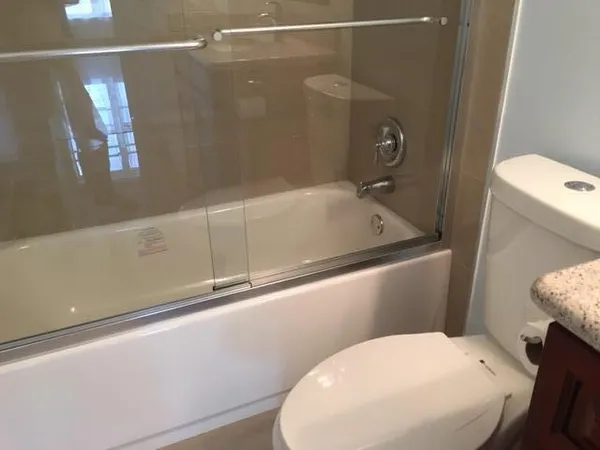 $1,800 | 4154 Inverrary Drive, Unit 407, Lauderhill, FL 33319