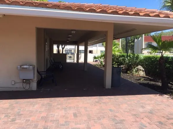 $1,800 | 4154 Inverrary Drive, Unit 407, Lauderhill, FL 33319