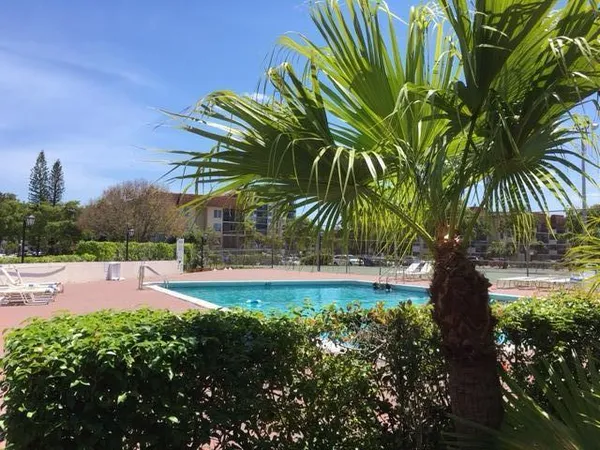 $1,800 | 4154 Inverrary Drive, Unit 407, Lauderhill, FL 33319