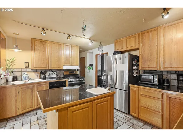 $399,000 | 614 5th Avenue, Dallesport, WA 98617