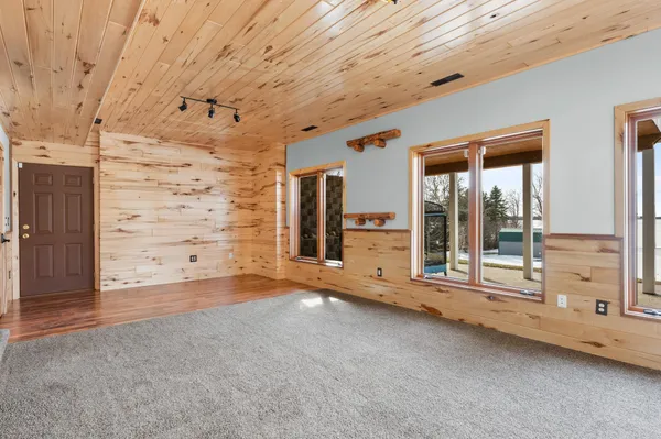 $799,900 | 15886 Svend Lane Northwest, Evansville, MN 56326