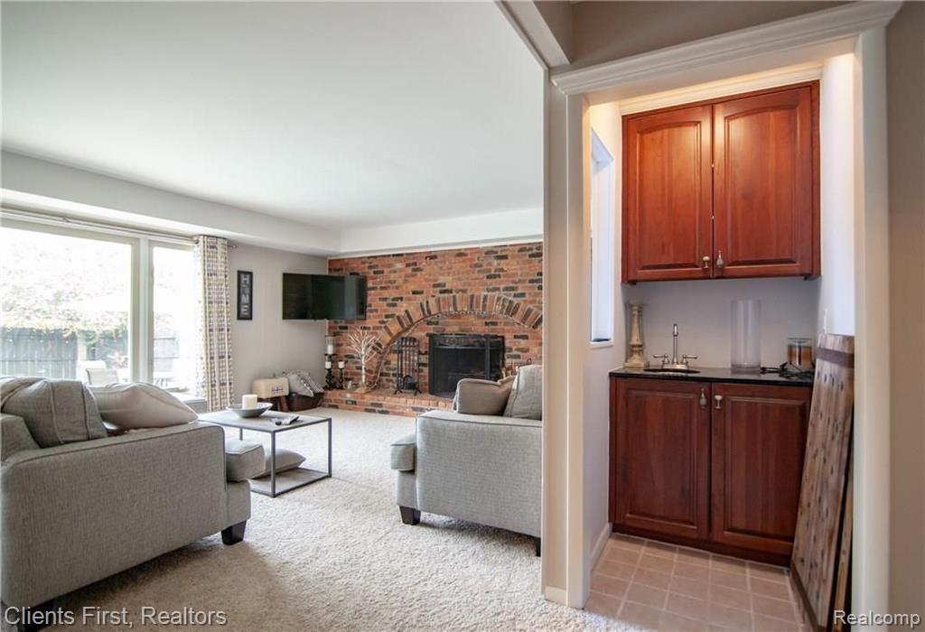 25236 Hopkins Road Farmington Hills, MI 48335 - Photo 25 of 53