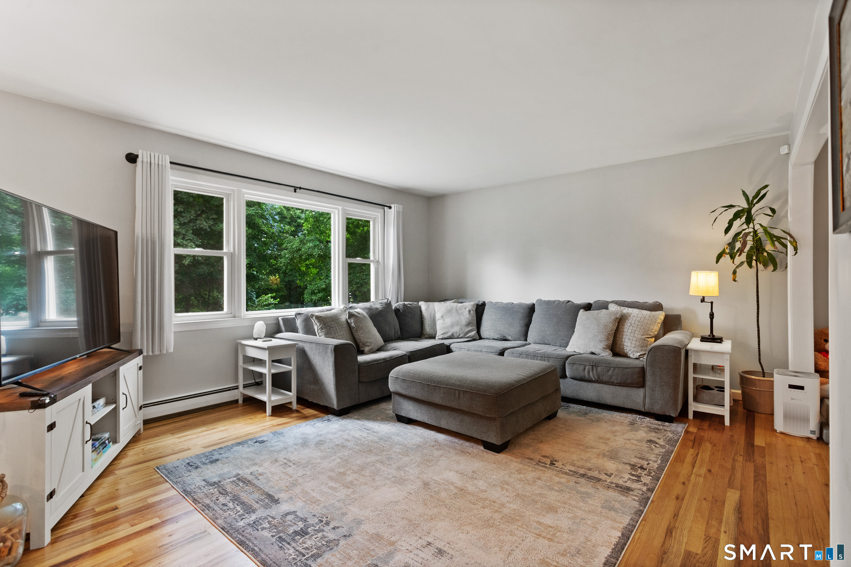 41 Wilkes Road Danbury, CT 06811 - Photo 4 of 39