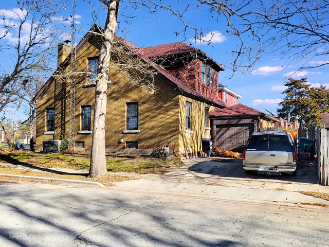 $205,000 | 1020 Black Road, Joliet, IL 60435