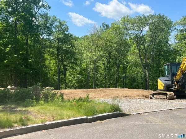 $249,900 | 75 Gleneagle Road, Middlebury, CT 06762