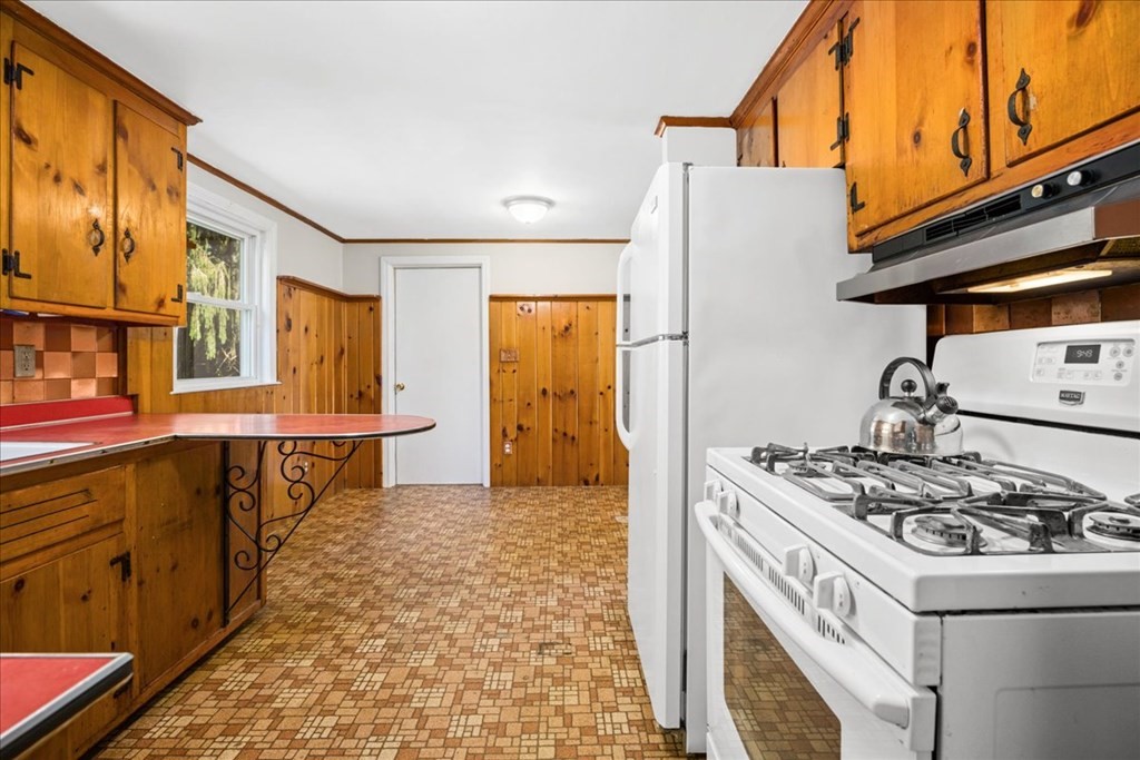 2 Indian Spring Road Ashland, MA 01721 - Photo 6 of 19