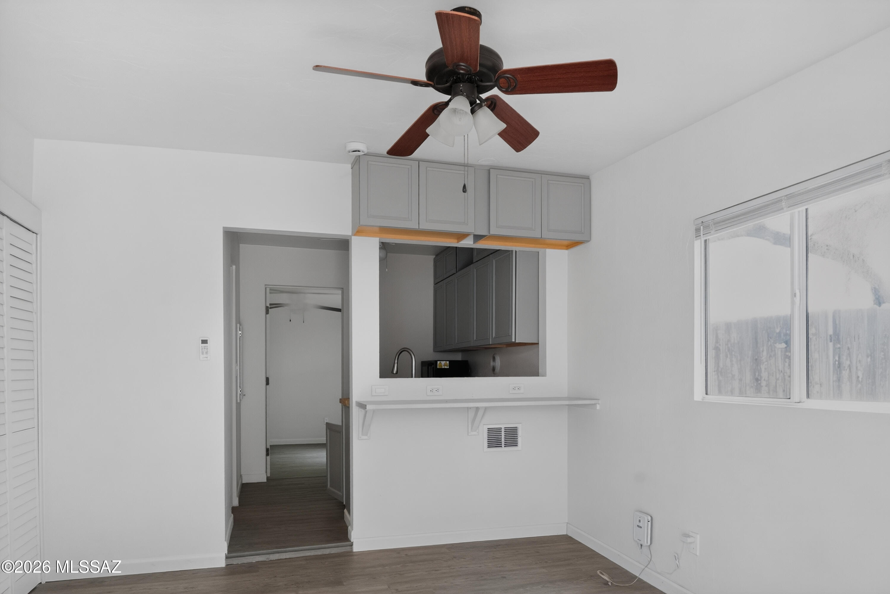 131 West Pastime Road Tucson, AZ 85705 - Photo 17 of 18 Guest Quarters Living Area