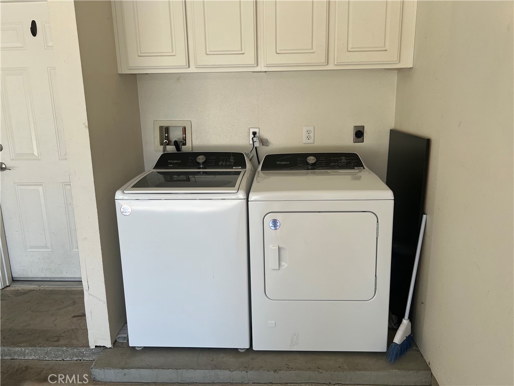 1510 Orange Avenue, Unit 902 Redlands, CA 92373 - Photo 25 of 29 a utility room with dryer and washer