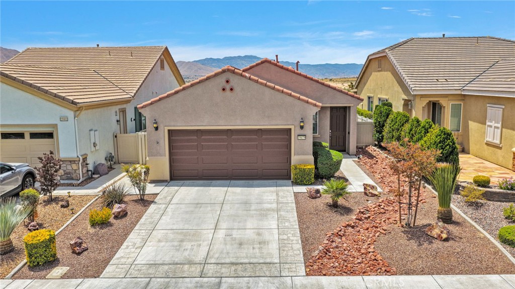 19459 Maple Creek Road Apple Valley, CA 92308 - Photo 3 of 51