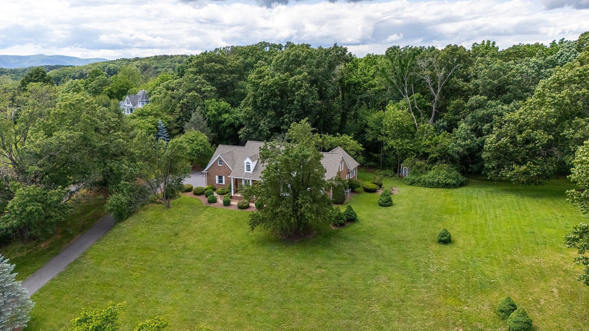 1872 B Spring Hill Road Staunton, VA 24401 - Photo 4 of 71 Gallery Image 4