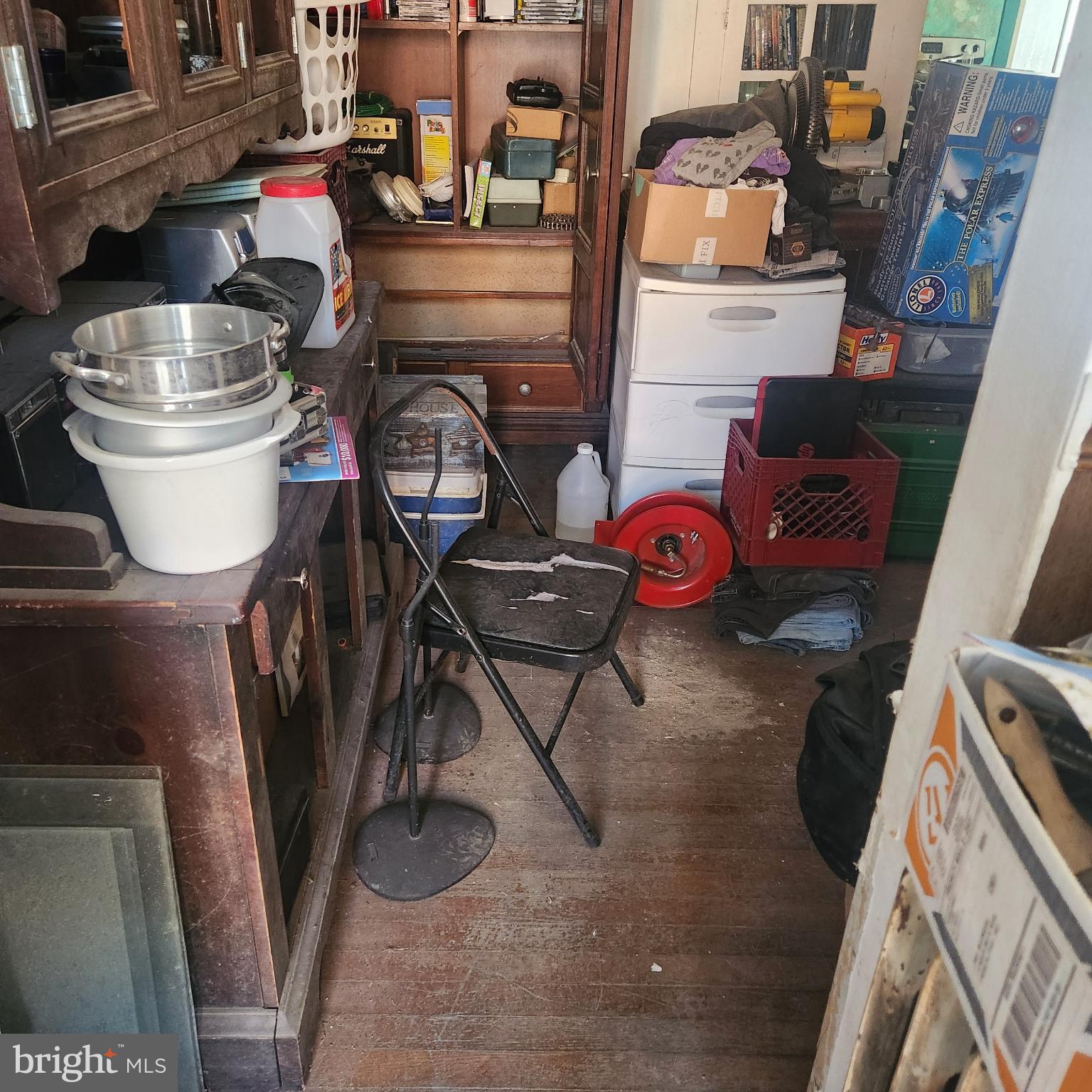 526 North 2nd Street Lykens, PA 17048 - Photo 12 of 38 a view of living room with furniture and a rug
