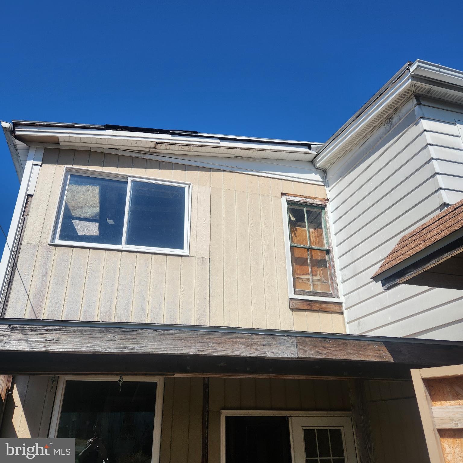 526 North 2nd Street Lykens, PA 17048 - Photo 6 of 38 a view of a house with a balcony