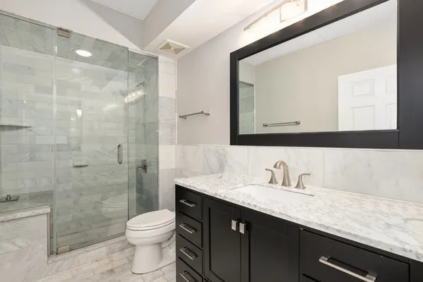 $375,000 | 8727 West Bryn Mawr Avenue, Unit 606, Chicago, IL 60631