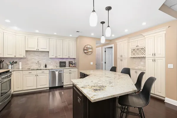 $375,000 | 8727 West Bryn Mawr Avenue, Unit 606, Chicago, IL 60631